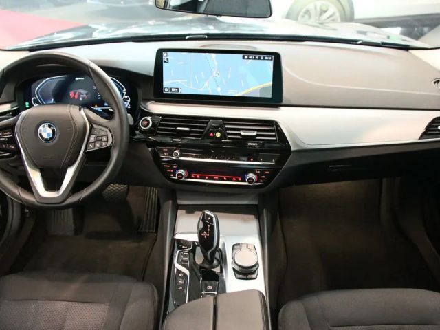 BMW 530 530e Touring