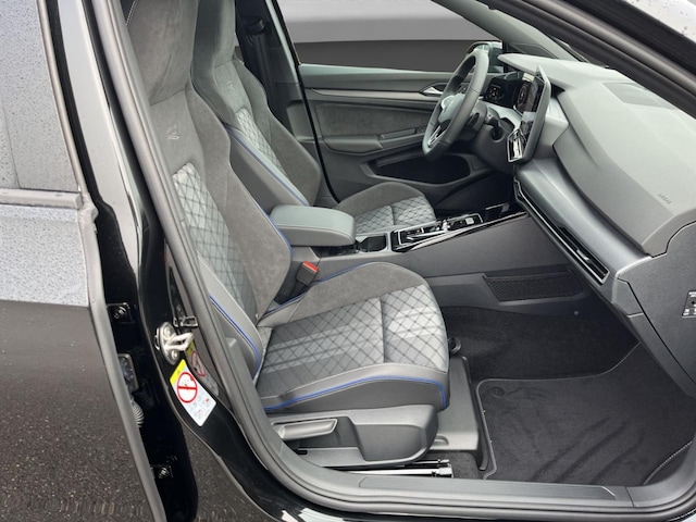 Volkswagen Golf 1.5 eTSI DSG R-Line Variant