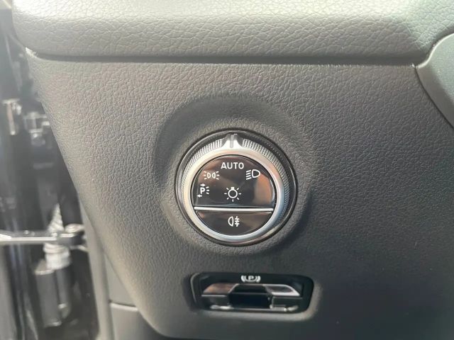 Mercedes-Benz C 200 AVANTGARDE C 200 d Sedan