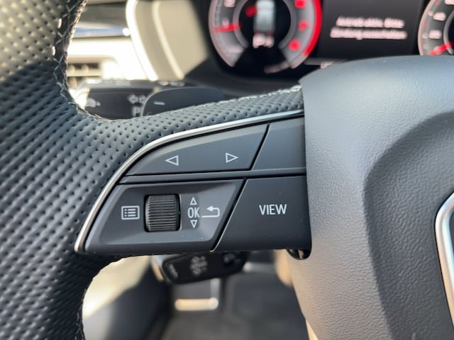 Audi A4 35 TFSI Avant S-Tronic