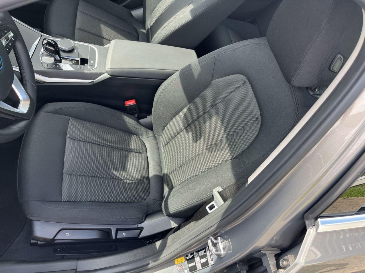 BMW 330 330e Sedan xDrive