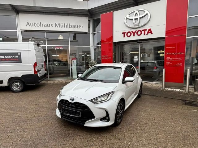 Toyota Yaris Hatchback Hybride Team D