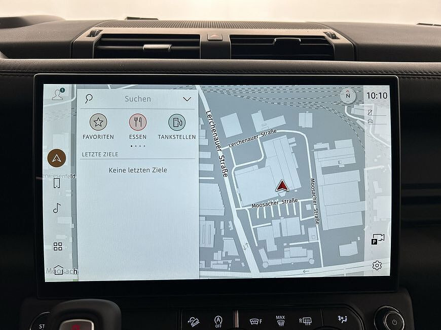 Land Rover Defender 110