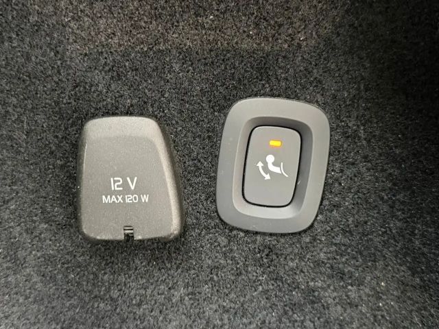 Volvo V60 AWD Core Recharge T6