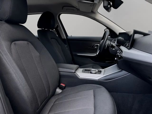 BMW 330 330e Touring xDrive