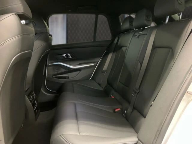 BMW 330 330e Touring xDrive