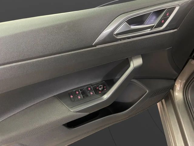 Volkswagen Polo 1.0 TSI Highline R-Line