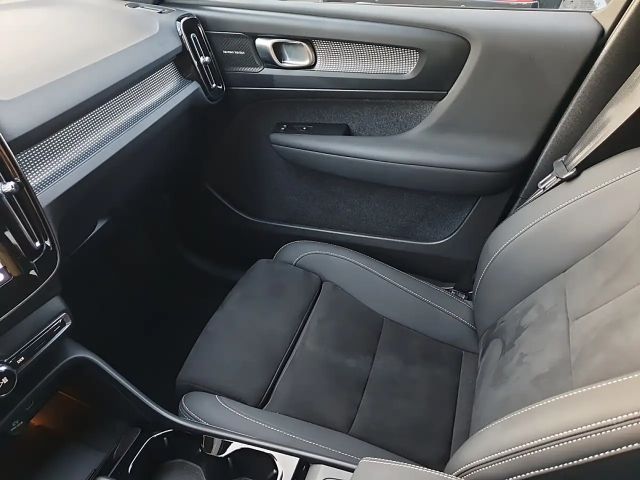 Volvo XC40 Dark Plus