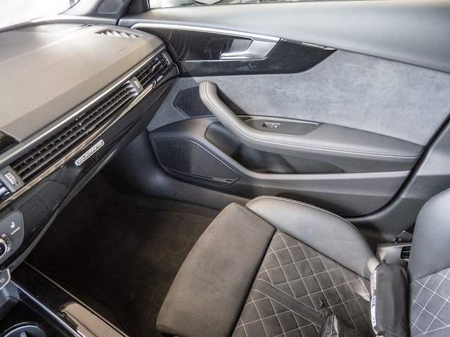 Audi RS4 Avant Quattro