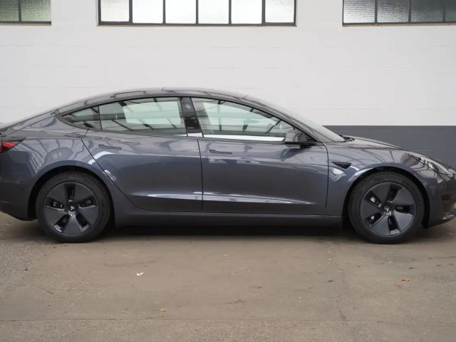 Tesla Model 3 Standard Range
