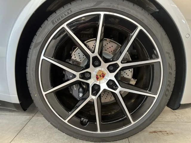 Porsche 992 Cabrio Carrera