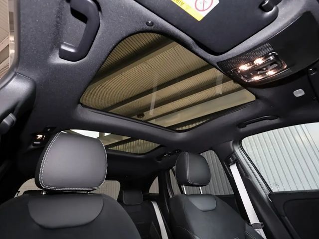 Mercedes-Benz GLA 200 AMG Line