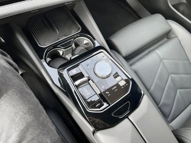 BMW 520 520i M-Sport Sedan