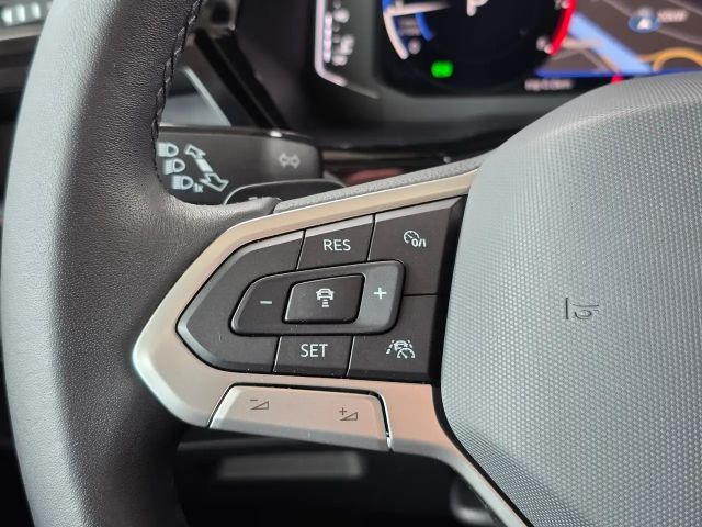 Volkswagen Touran 1.5 TSI DSG IQ.Drive R-Line