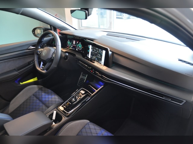 Volkswagen Golf 2.0 TSI IQ.Drive Variant