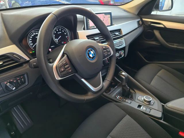 BMW X1 25e Hybrid Allrad A. neuwertiger Zustand -8.400 km