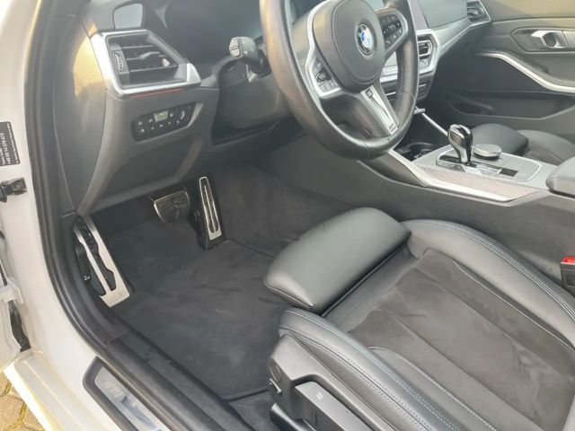 BMW 318 318i M-Sport Sedan