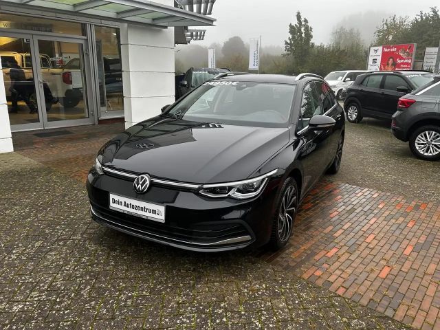 Volkswagen Golf 1.5 eTSI DSG Style Variant