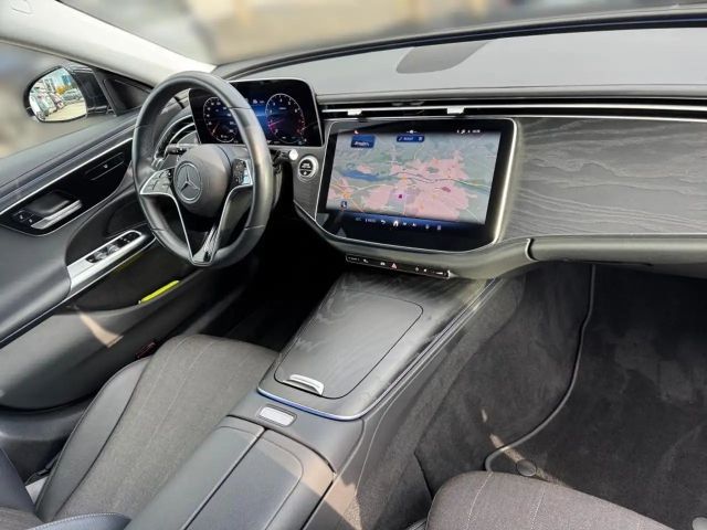 Mercedes-Benz E 200 AVANTGARDE Estate