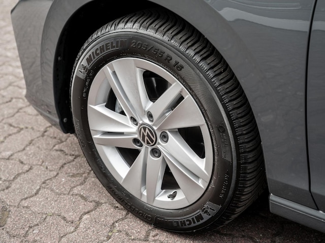 Volkswagen Golf 1.5 eTSI Golf VIII