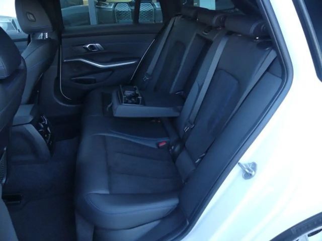 BMW 320 320i M-Sport Touring