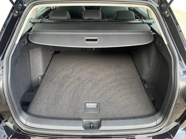 Volkswagen Golf DSG Golf VIII Life Variant