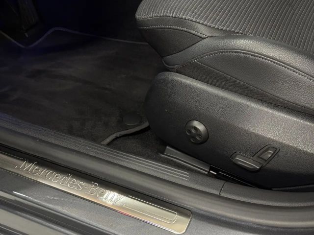 Mercedes-Benz C 200 4MATIC AVANTGARDE Sedan