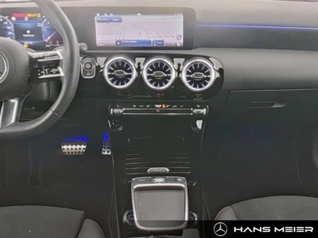 Mercedes-Benz A 200 A 200 d AMG Line