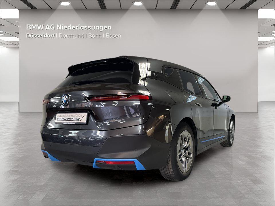 BMW iX xDrive40