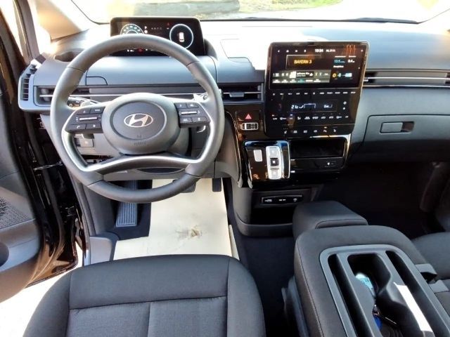 Hyundai Staria Trend
