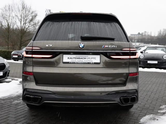 BMW X7 M 60i FACEL. PANO HUD 360° LED STANDHZ B&W