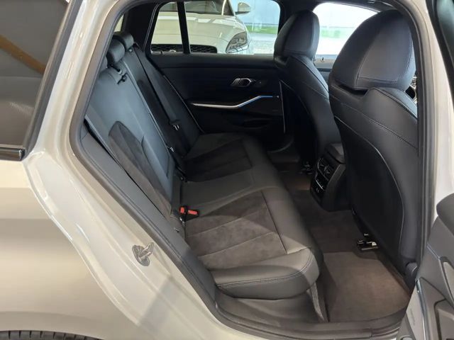 BMW 320 320d M-Sport Touring xDrive