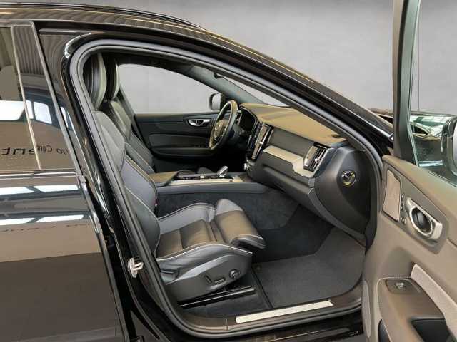Volvo XC60 Dark Plus