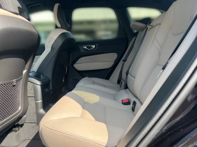 Volvo XC60 AWD Dark Plus T6