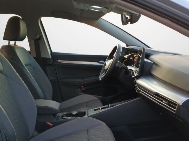 Volkswagen Golf 1.5 eTSI DSG