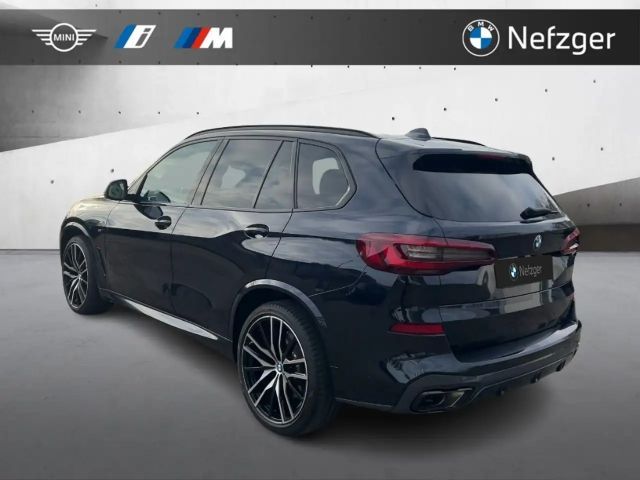 BMW X5 M50i