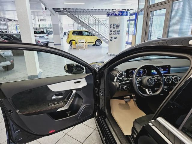 Mercedes-Benz A 180 AMG Line