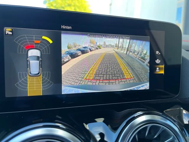 Mercedes-Benz EQA 300 4MATIC AMG Line