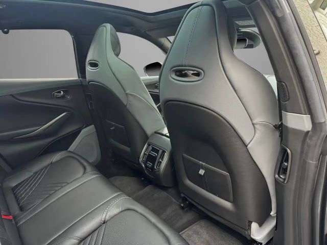Aston Martin DBX V8