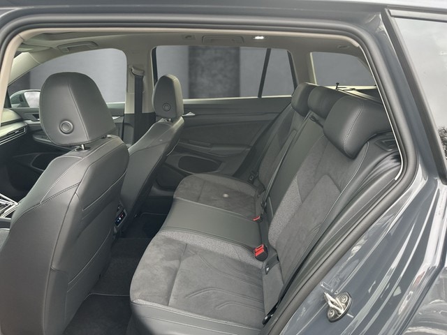 Volkswagen Golf 1.5 eTSI DSG Style Variant