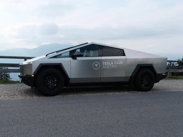 Tesla Cybertruck Cybertruck "foundation series" EU Zulassung