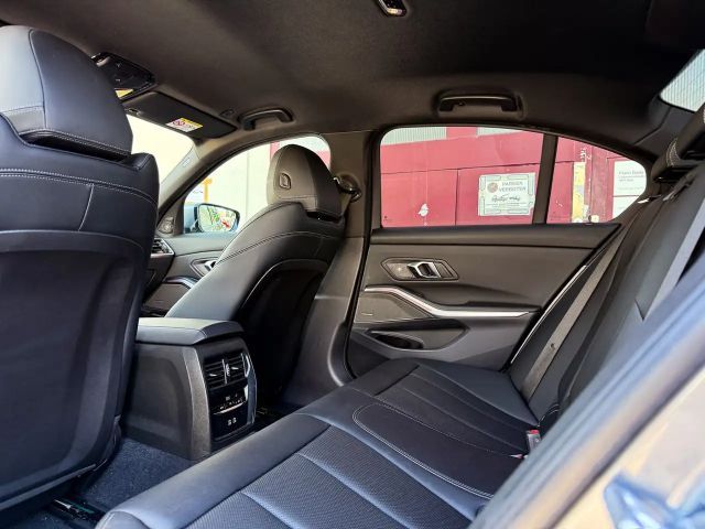 BMW 320 320d Sedan xDrive