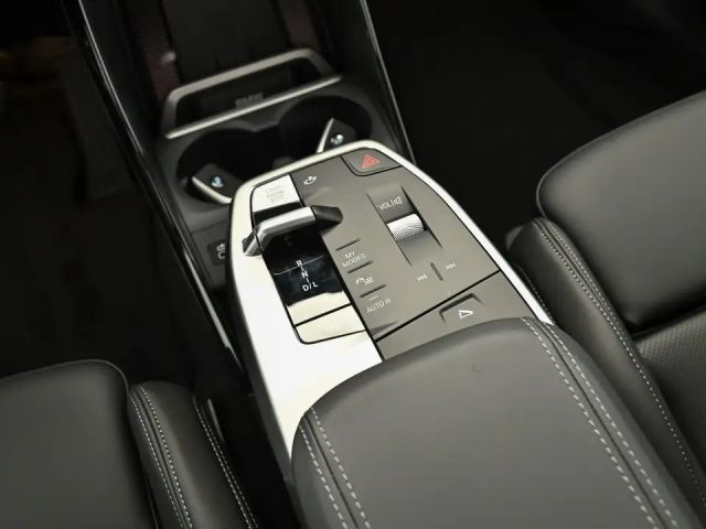 BMW 218 218d Active Tourer Luxury Line Sedan