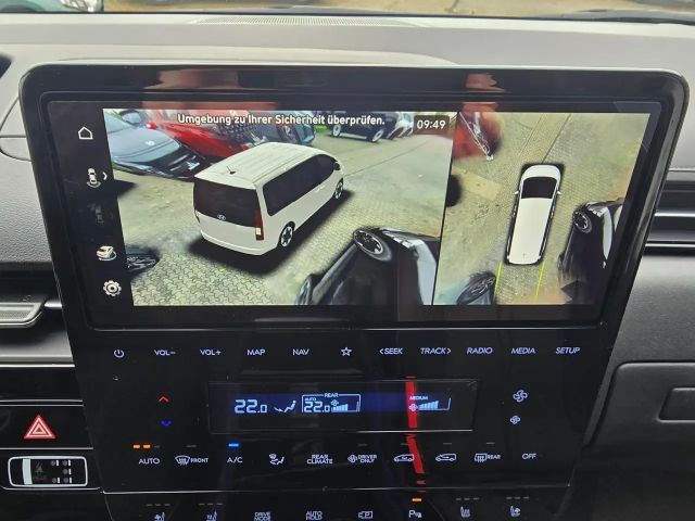 Hyundai Staria Signature