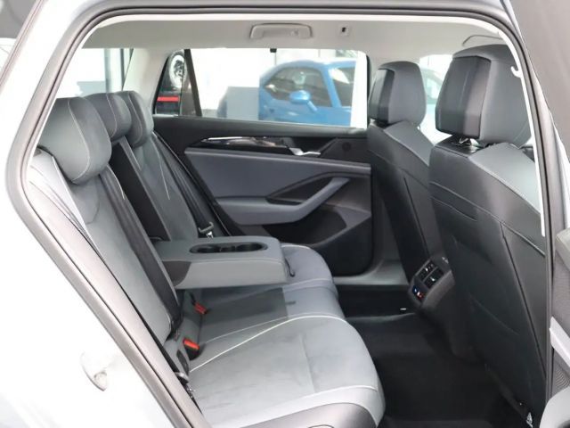 Volkswagen Passat 1.5 eTSI Business Variant