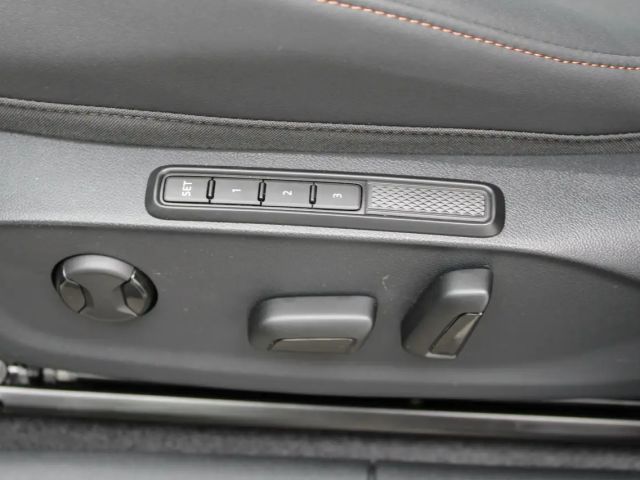 Cupra Terramar 1.5 e-Hybrid