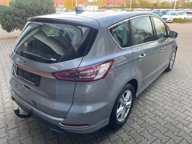 Ford S-Max Titanium