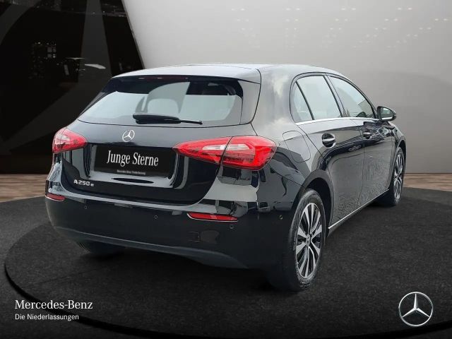 Mercedes-Benz A 250 A 250 e Style