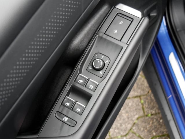 Volkswagen T-Roc 1.5 eTSI DSG IQ.Drive R-Line