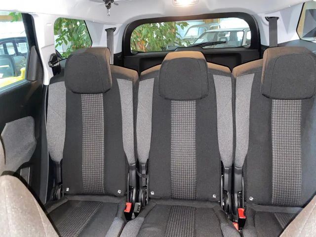 Peugeot 5008 EAT8 PureTech